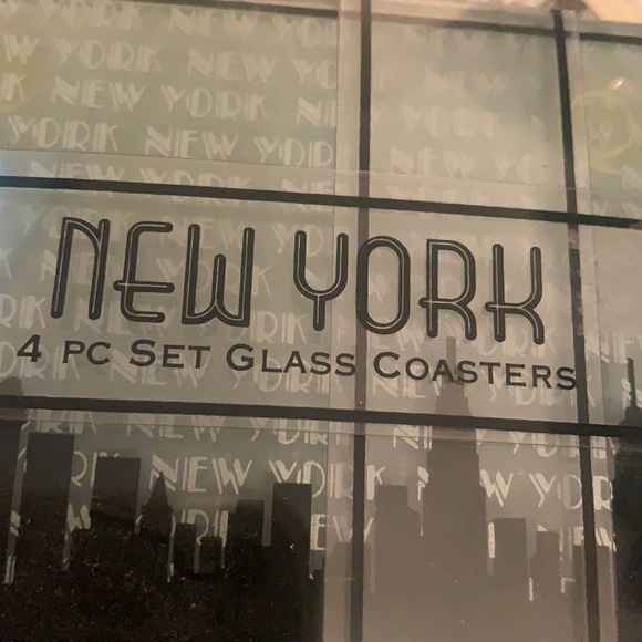Set of 4 New York glass coasters brand new - Picture 2 of 2